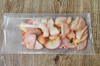 Как заморозить яблоки на зиму